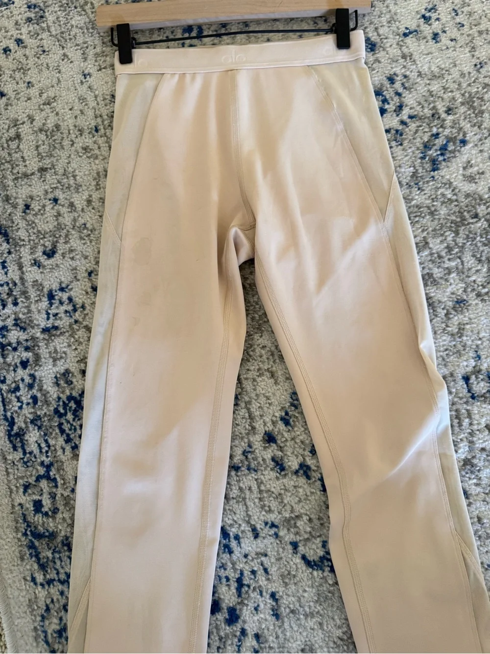 ALO Yoga Airlift High-Waist Dream Leggings In Macadamia